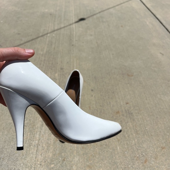 Maison Martin Margiela Women's White Leather Pumps - Picture 15 of 16